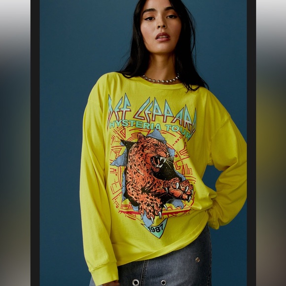 Daydreamer Tops - Daydreamer | Def Leppard Boyfriend Tee - *flaw